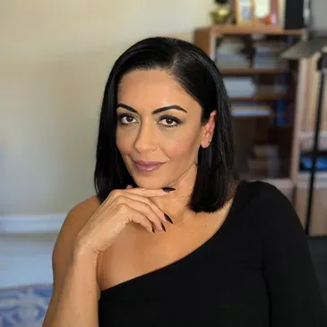 Natural glam makeup look on an Indian woman by Jessa Jaguar, specializing in diverse skin tones in Hillsborough County with on-location services for actors and actresses.
